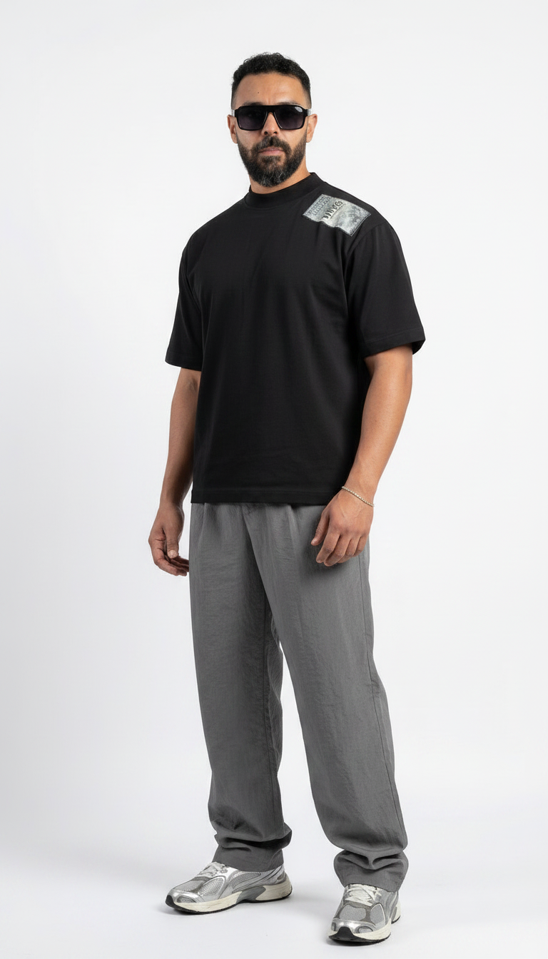 BLACK T-SHIRT