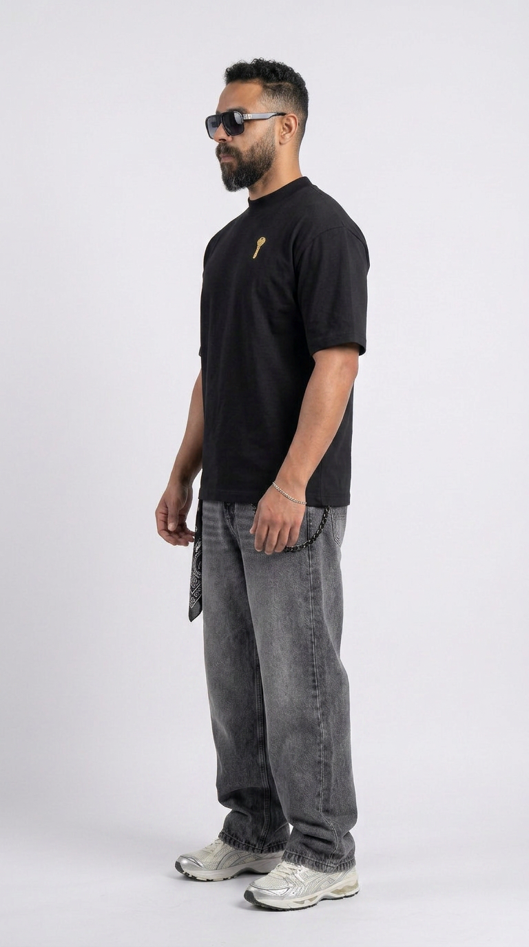 BLACK T-SHIRT