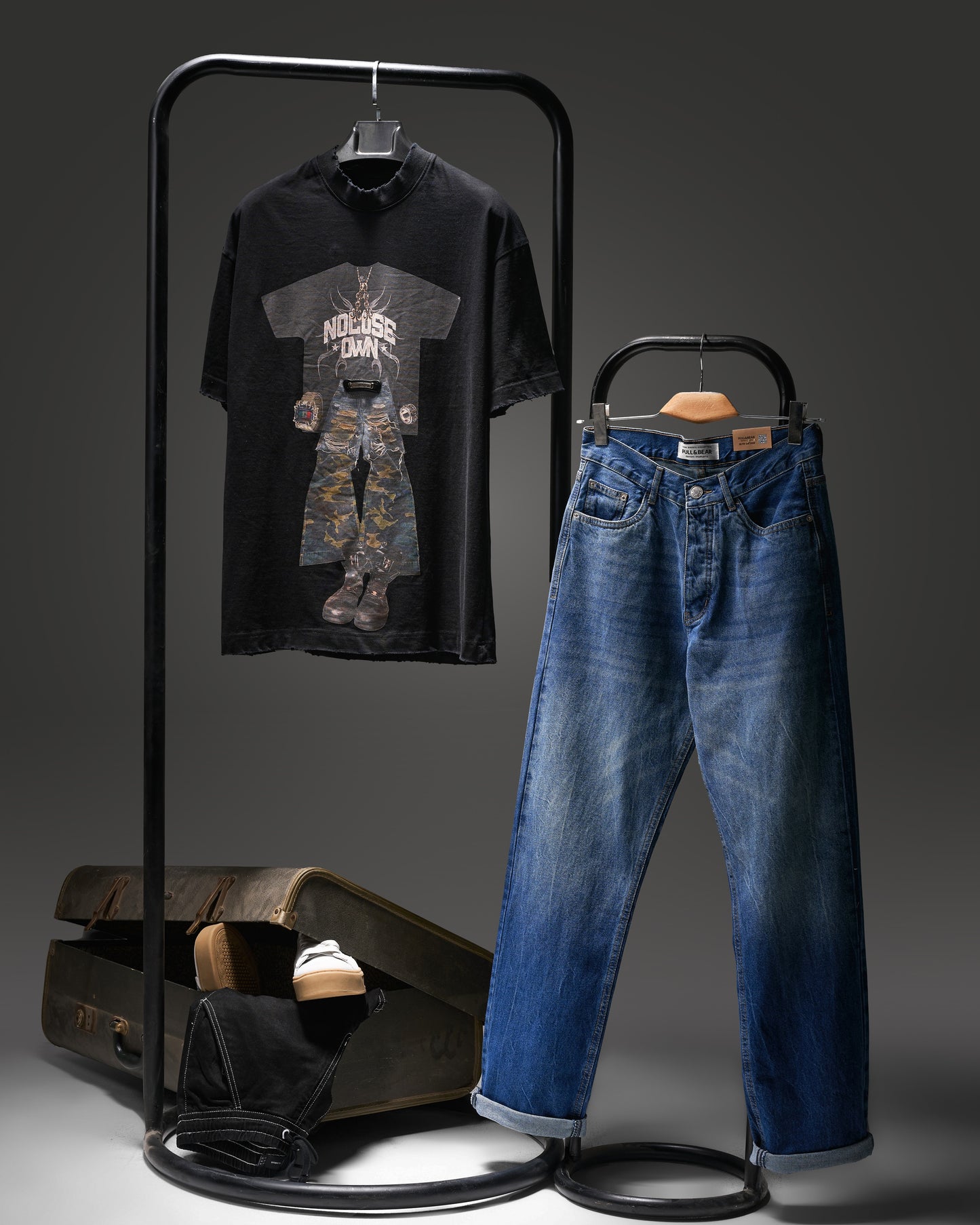 Black T-SHIRT