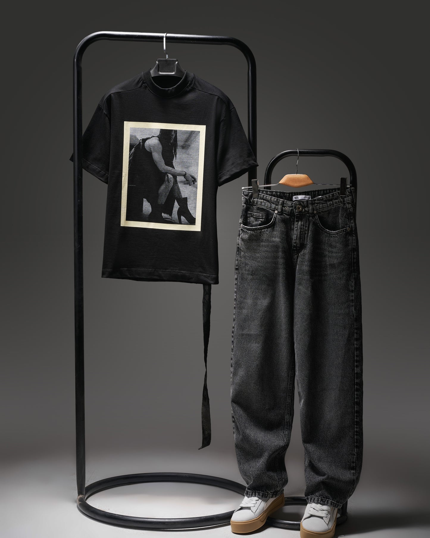 Black T-SHIRT