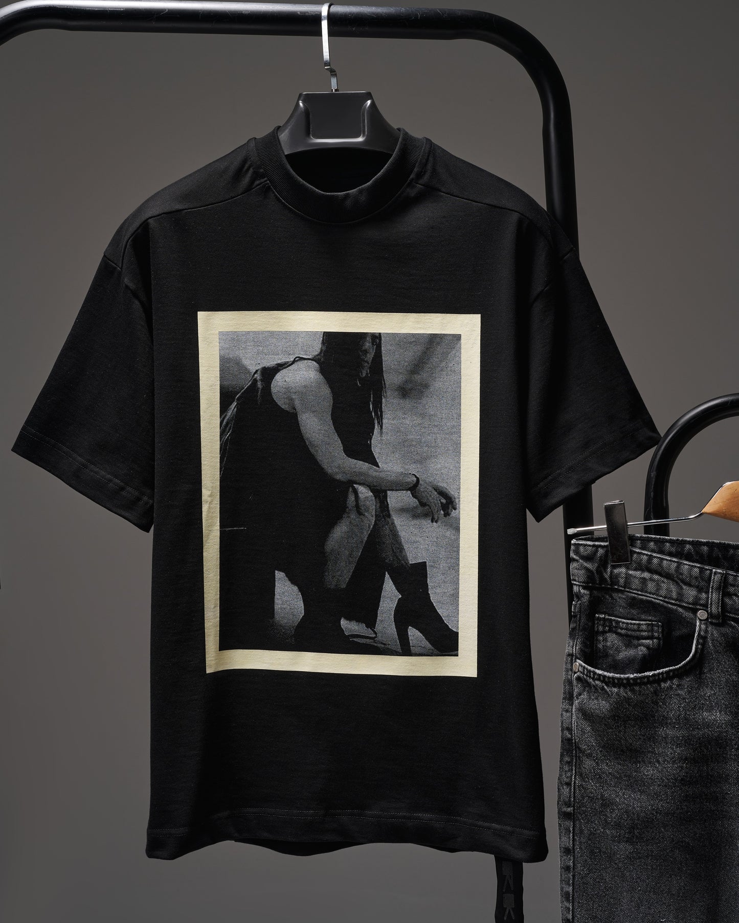 Black T-SHIRT