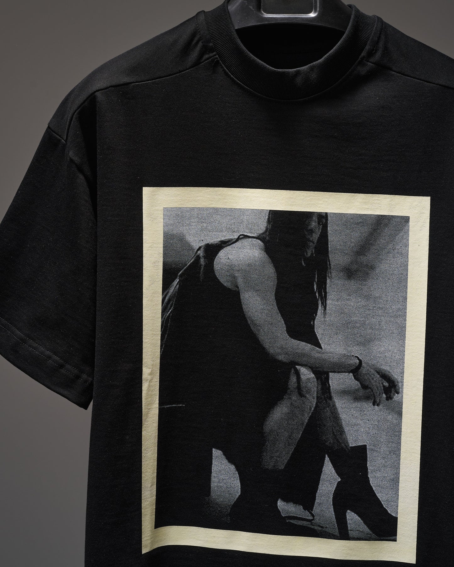 Black T-SHIRT
