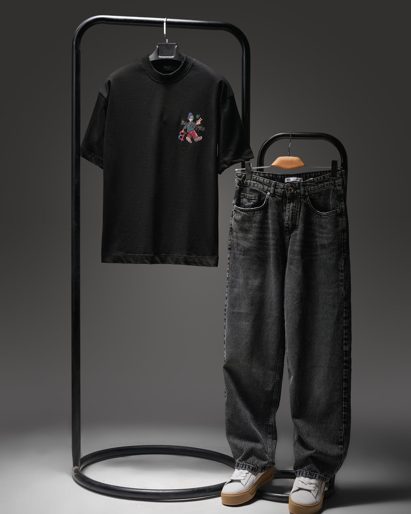Black T-SHIRT